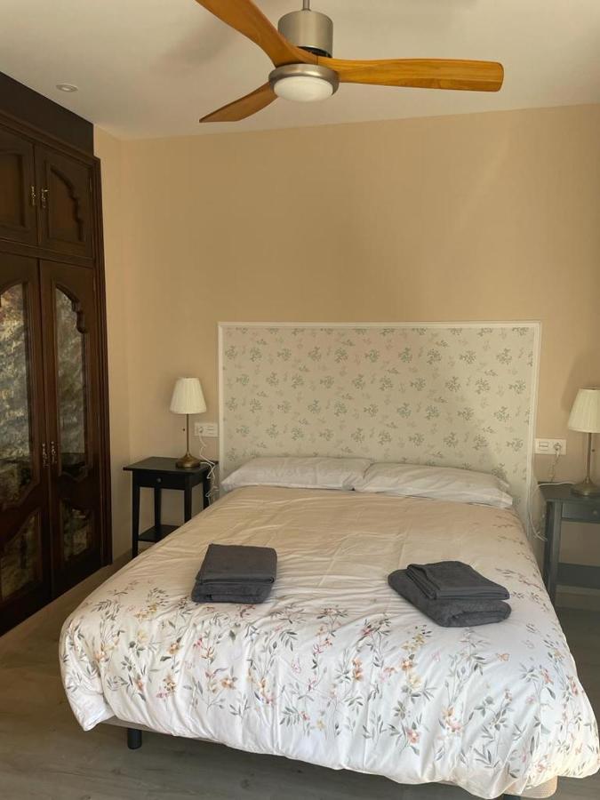 Apartamentos Gyc Vistas A Santo Domingo 레온 외부 사진