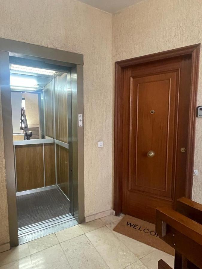 Apartamentos Gyc Vistas A Santo Domingo 레온 외부 사진