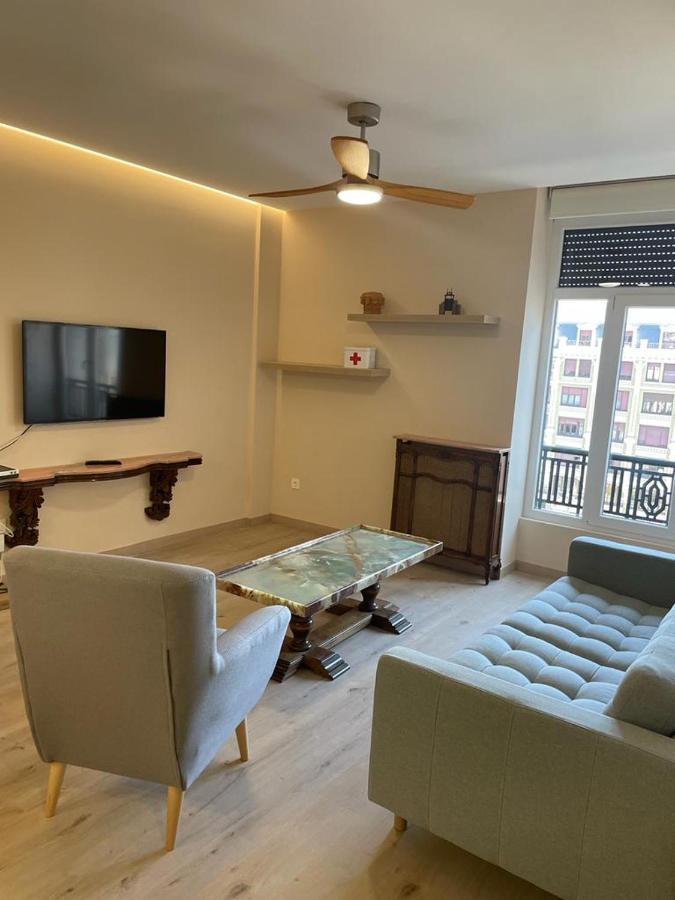 Apartamentos Gyc Vistas A Santo Domingo 레온 외부 사진